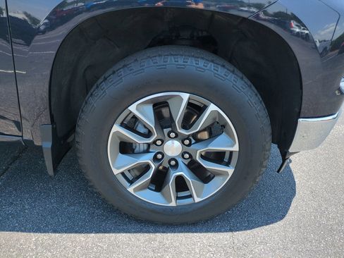 Used 2023 Chevrolet Silverado 1500 LT AWD/4WD image 12