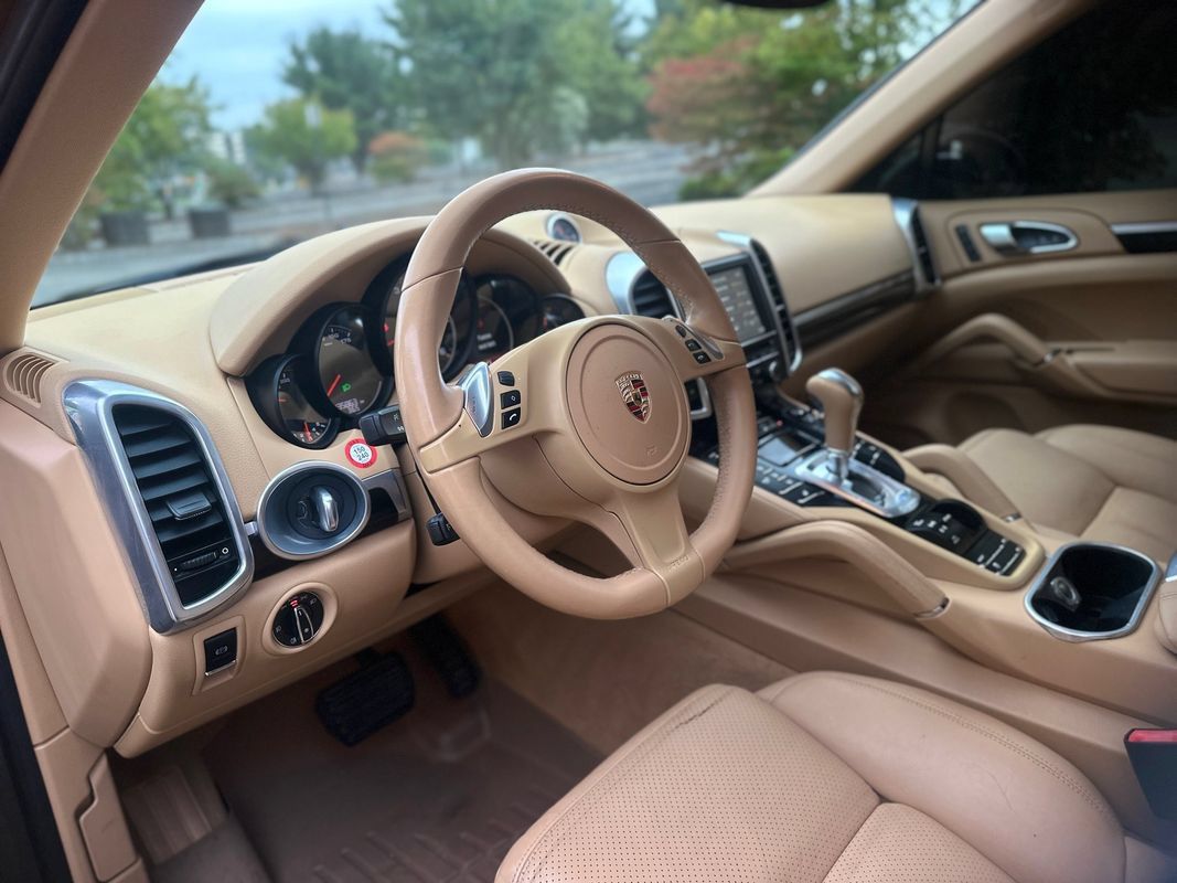 Used 2014 Porsche Cayenne Diesel AWD/4WD image 22