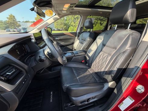 Certified 2023 Nissan Rogue Platinum w/ Platinum Premium Package FWD image 12