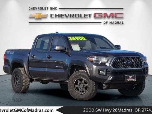 Used 2018 Toyota Tacoma TRD Off-Road image 1