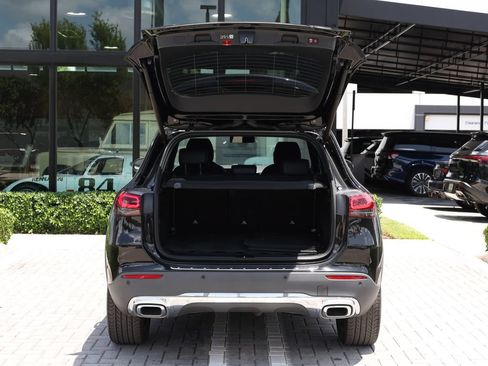 Used 2023 Mercedes-Benz GLA 250 4MATIC w/ Premium Package image 7