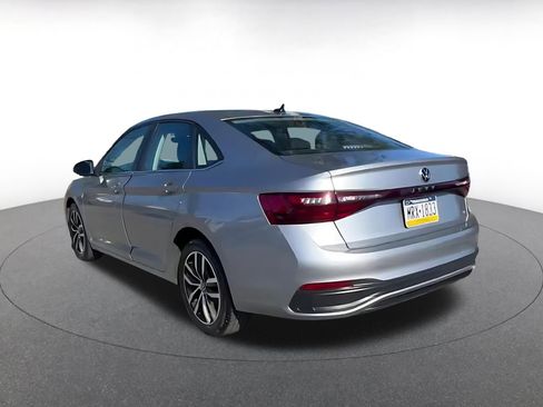 Used 2025 Volkswagen Jetta SE image 11