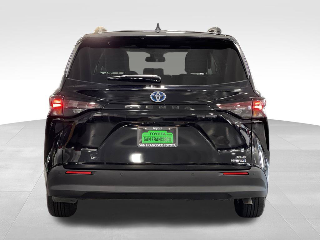 Certified 2023 Toyota Sienna XLE w/ XLE Plus Package FWD image 3
