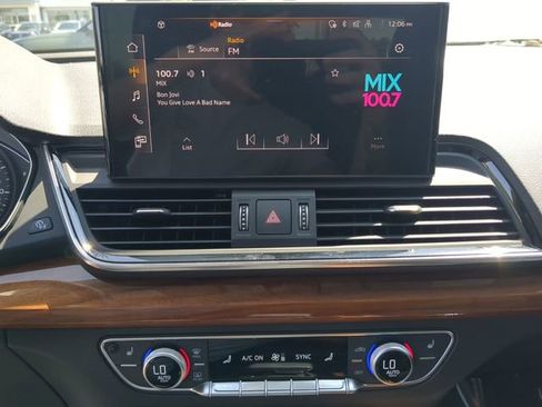 Used 2023 Audi Q5 2.0T Premium w/ Convenience Package image 21