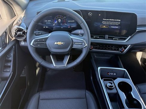 New 2026 Chevrolet Equinox LT image 11