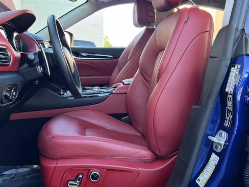 Used 2021 Maserati Levante image 40