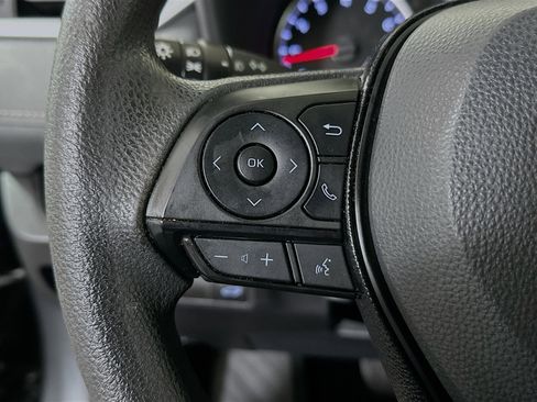 Used 2021 Toyota RAV4 XLE w/ Convenience Package FWD image 16