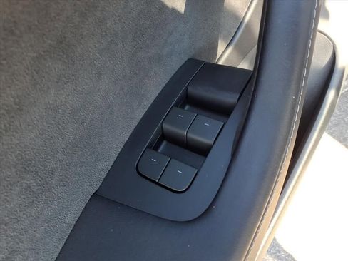 Used 2023 Tesla Model 3 Standard Range image 15