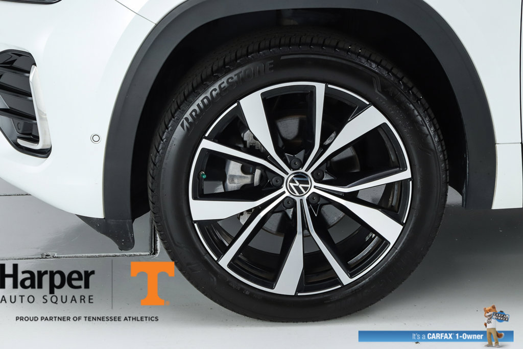 Used 2024 Volkswagen Atlas SEL Premium R-Line AWD/4WD image 45