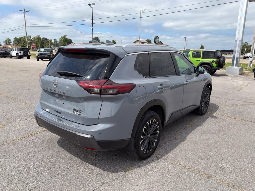 Used 2025 Nissan Rogue SL w/ Tech Package AWD/4WD image 6
