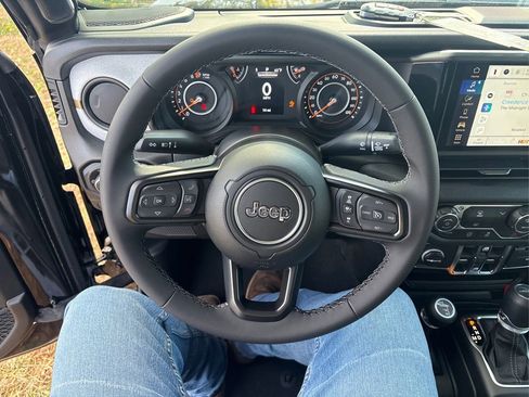 New 2026 Jeep Gladiator Sport image 14