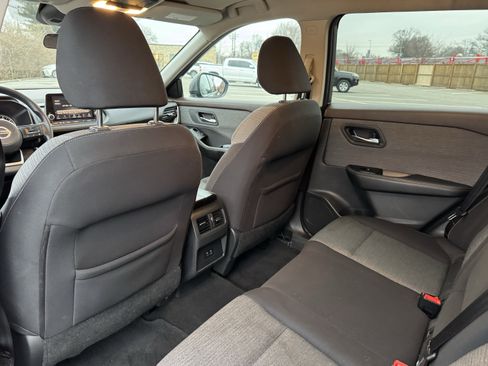 Used 2021 Nissan Rogue SV image 32