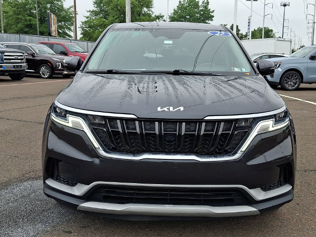 Used 2022 Kia Carnival LX FWD image 2