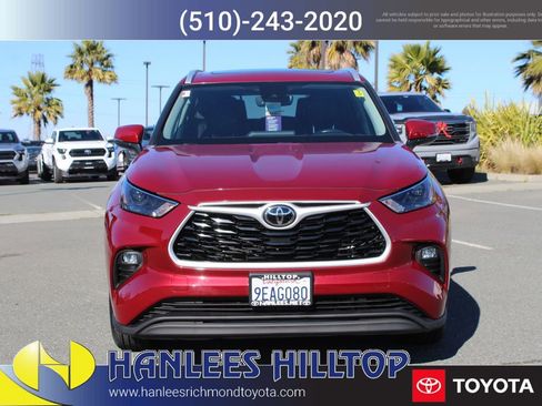 Used 2023 Toyota Highlander XLE image 3