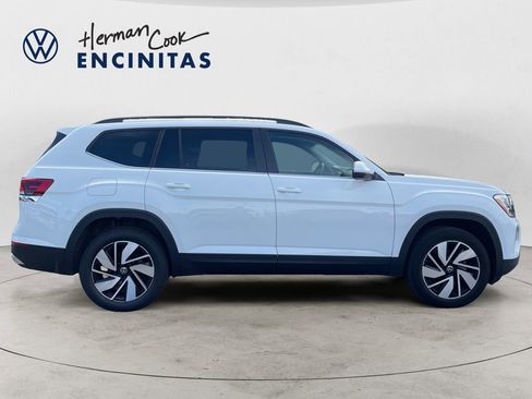 Certified 2025 Volkswagen Atlas SE image 6