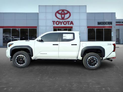 New 2025 Toyota Tacoma TRD Off-Road image 3