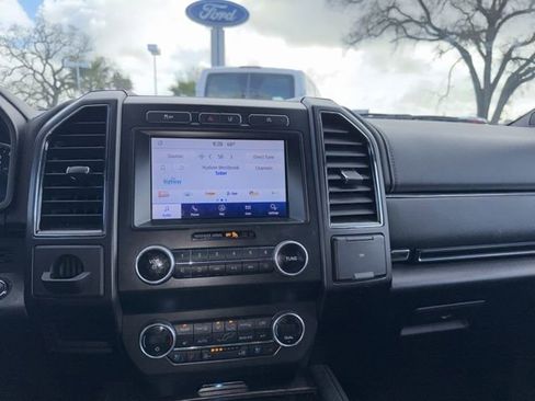 Used 2021 Ford Expedition Limited image 12