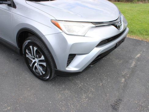 Used 2016 Toyota RAV4 LE image 5