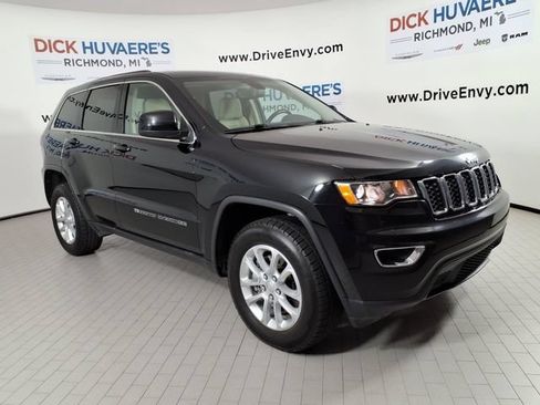 Used 2022 Jeep Grand Cherokee Laredo E AWD/4WD image 3