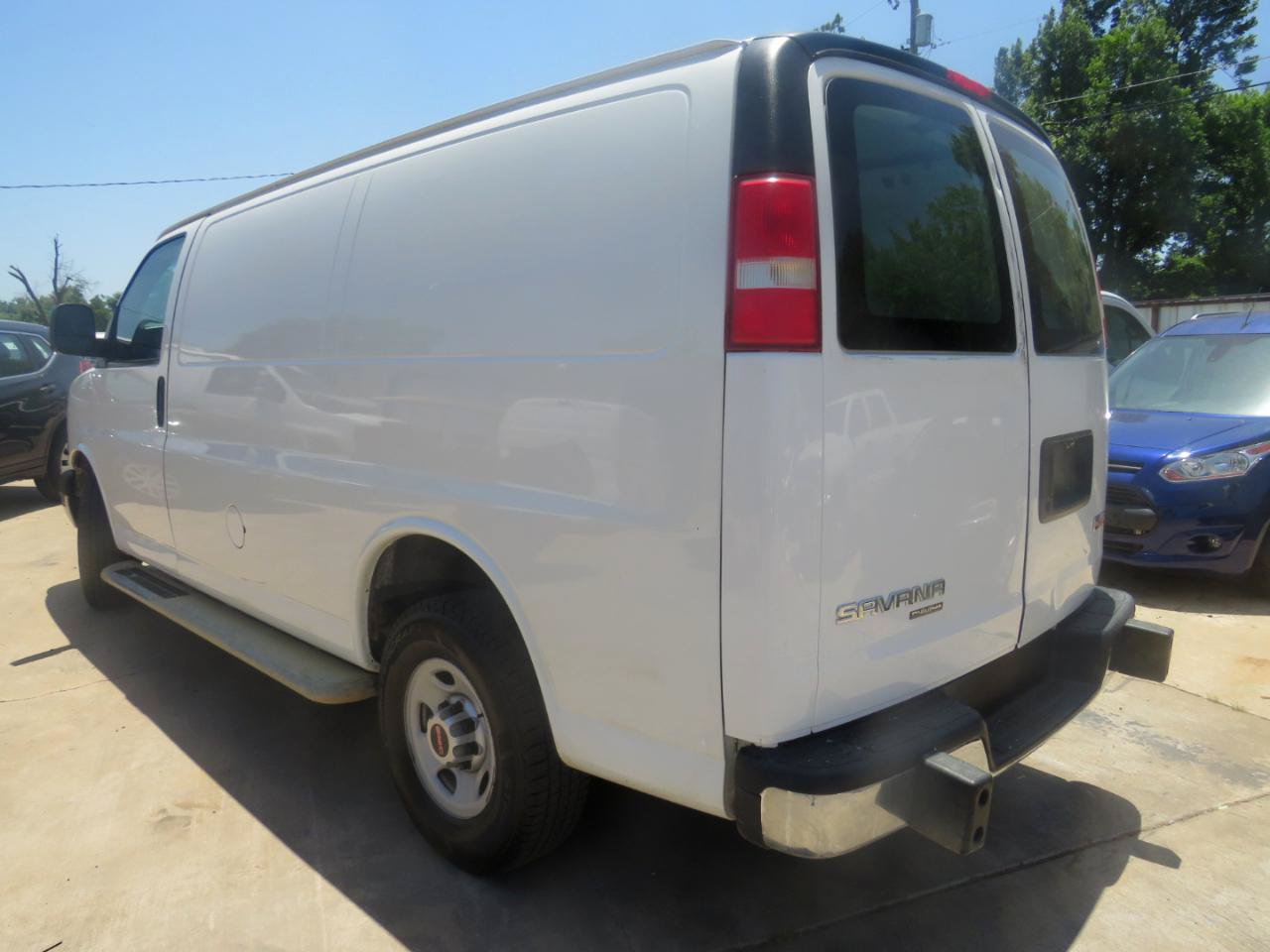 Used 2015 GMC Savana 2500 RWD image 6