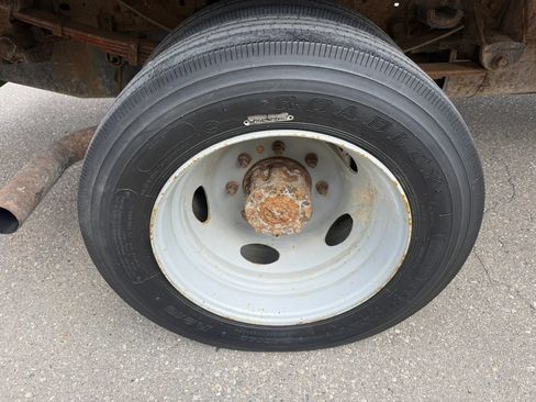 Used 1999 Ford F450 2WD Regular Cab Super Duty image 12