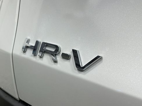 New 2026 Honda HR-V LX image 9