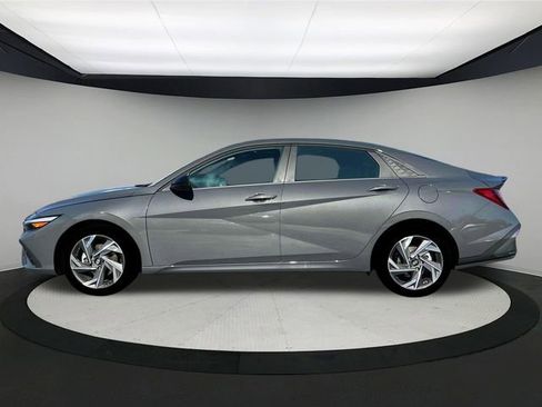 New 2025 Hyundai Elantra Sport image 3