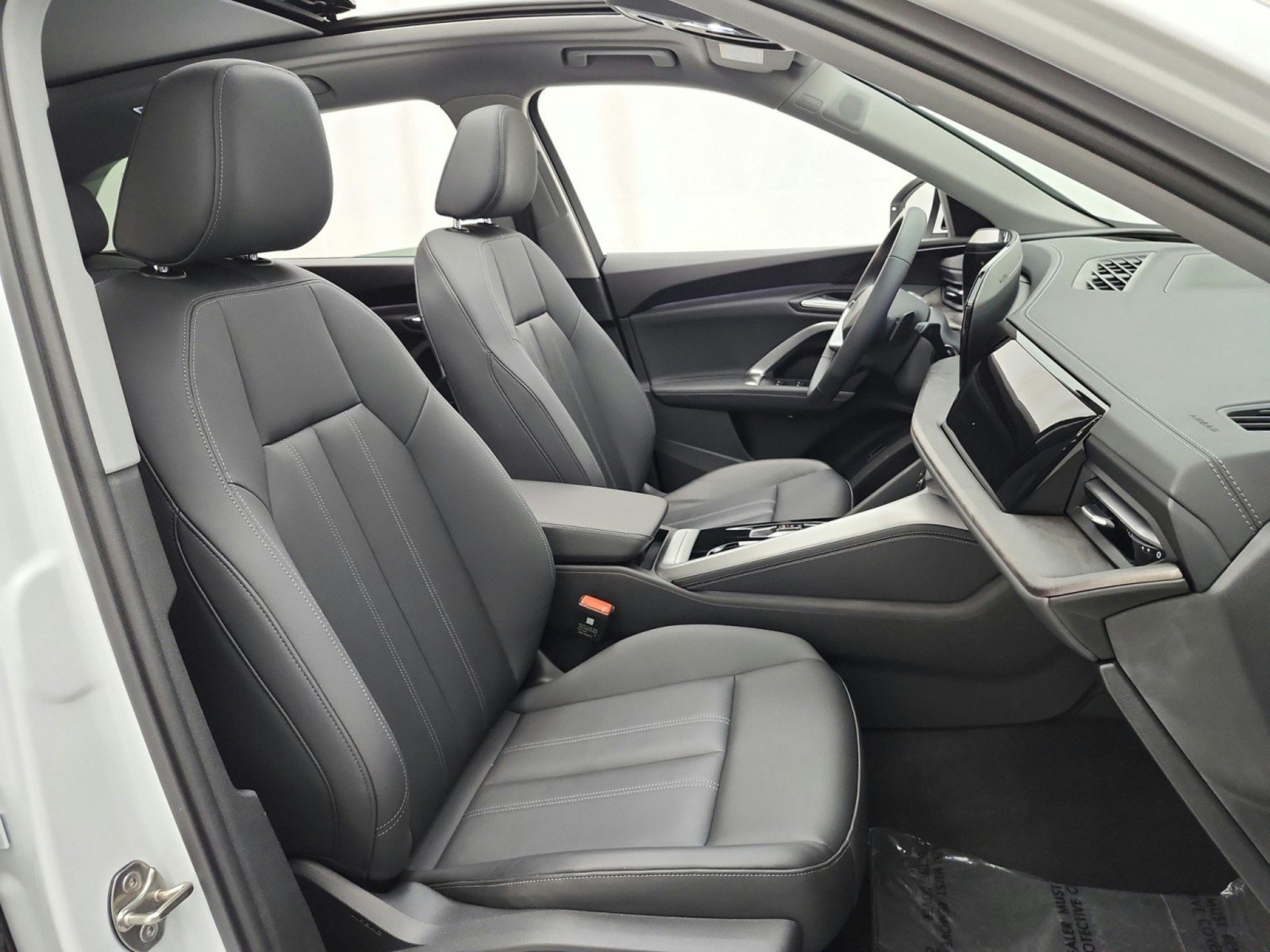 Used 2025 Audi Q5 Premium Plus w/ Premium Plus AWD/4WD image 19