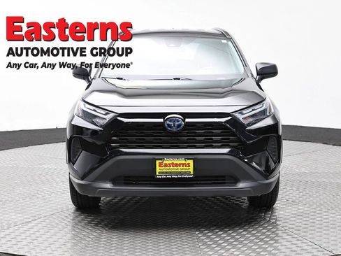 Used 2023 Toyota RAV4 LE AWD/4WD image 2