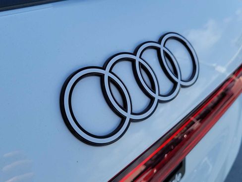 Certified 2025 Audi Q5 Premium w/ Premium Plus AWD/4WD image 10