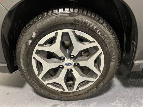 Used 2024 Subaru Forester Premium image 17