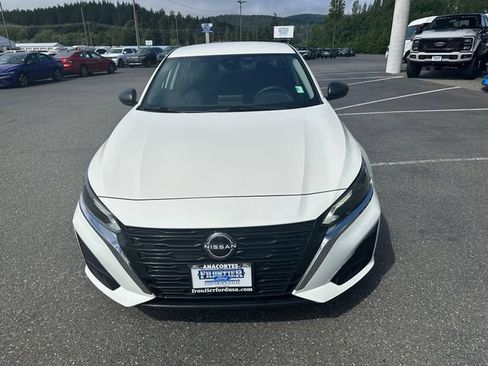 Used 2025 Nissan Altima 2.5 SV FWD image 7