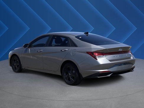 Certified 2023 Hyundai Elantra SEL FWD image 5