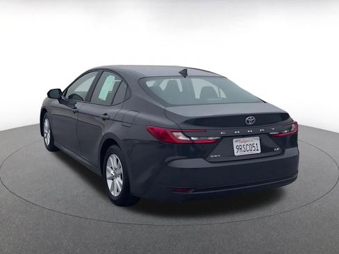Used 2025 Toyota Camry LE image 11
