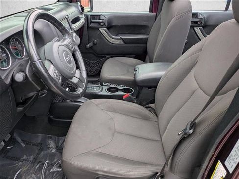 Used 2018 Jeep Wrangler Unlimited Sport w/ Connectivity Group image 29