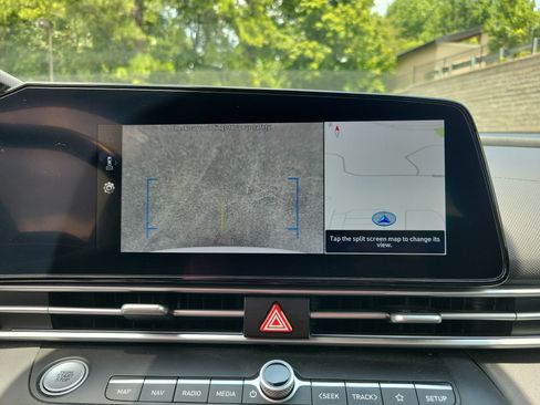 Used 2025 Hyundai Elantra SEL FWD image 14