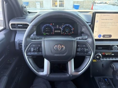 Used 2025 Toyota 4Runner 4WD image 16