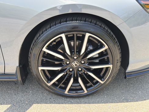 Used 2025 Honda Accord Touring image 12