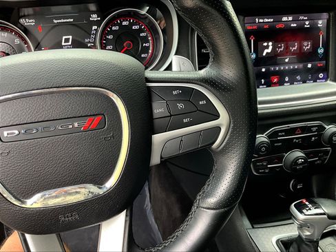 Used 2018 Dodge Charger R/T RWD image 12