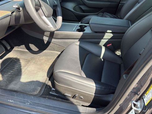 Used 2023 Tesla Model 3 Standard Range RWD image 9