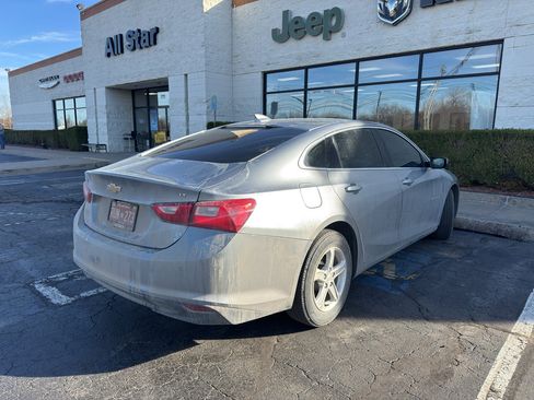 Used 2024 Chevrolet Malibu LT image 2
