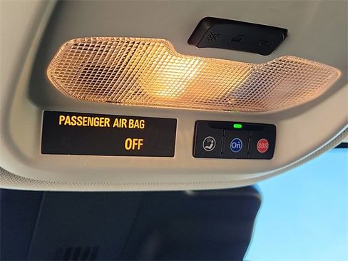 Used 2025 Chevrolet Trax ACTIV w/ Sunroof Package image 19