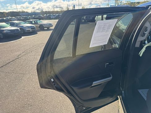 Used 2013 Ford Edge SE image 14
