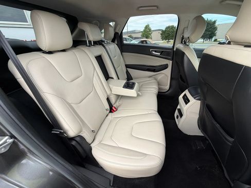 Used 2018 Ford Edge Titanium AWD/4WD image 32