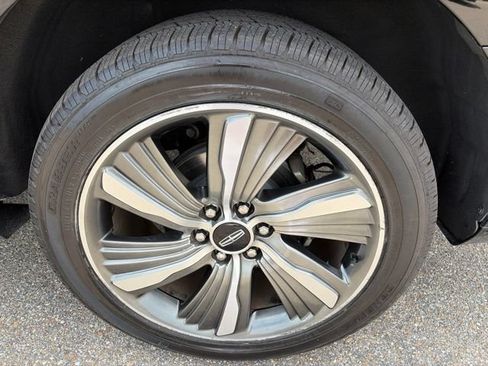 Used 2018 Lincoln Navigator Reserve w/ Technology Package AWD/4WD image 12