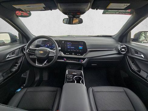Used 2026 Chevrolet Equinox LT w/ Convenience Package II FWD image 16