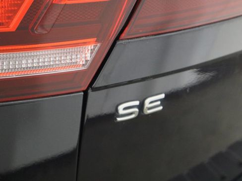 Used 2023 Volkswagen Tiguan SE R-Line FWD image 39