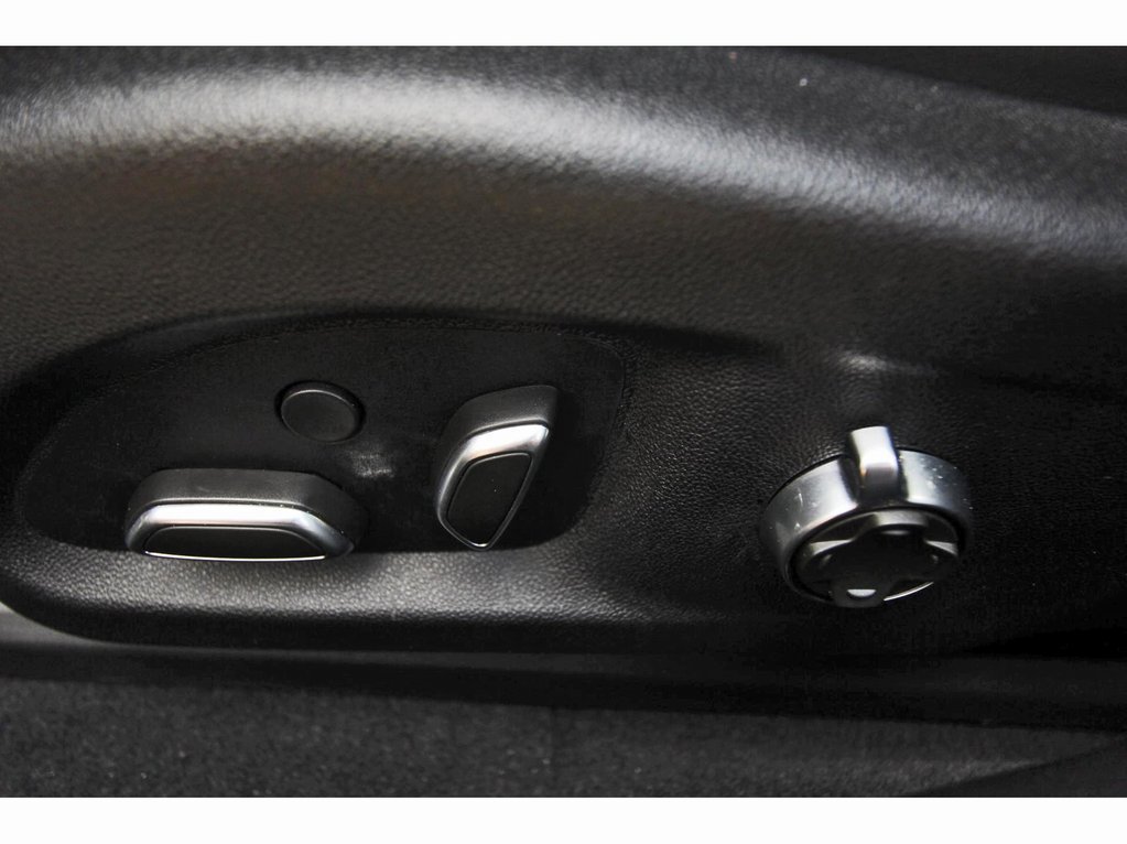 Certified 2025 Cadillac CT4 Sport RWD image 28