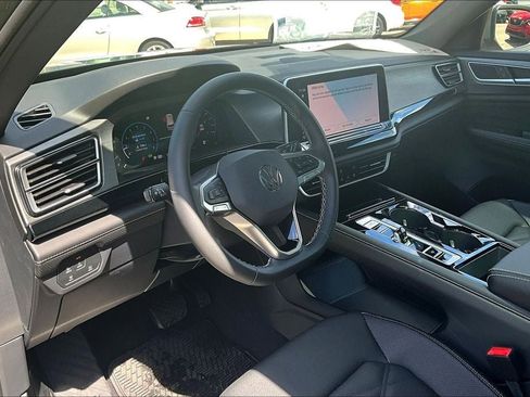 New 2026 Volkswagen Atlas Cross Sport SE AWD/4WD image 14