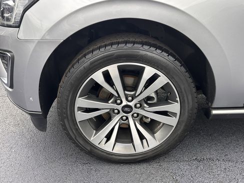 Used 2021 Ford Expedition Limited image 22
